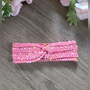 Baby headband, crochet baby earwarmer with a twist